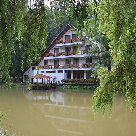 Guest House Lacul Linistit Моняса Екстер'єр фото