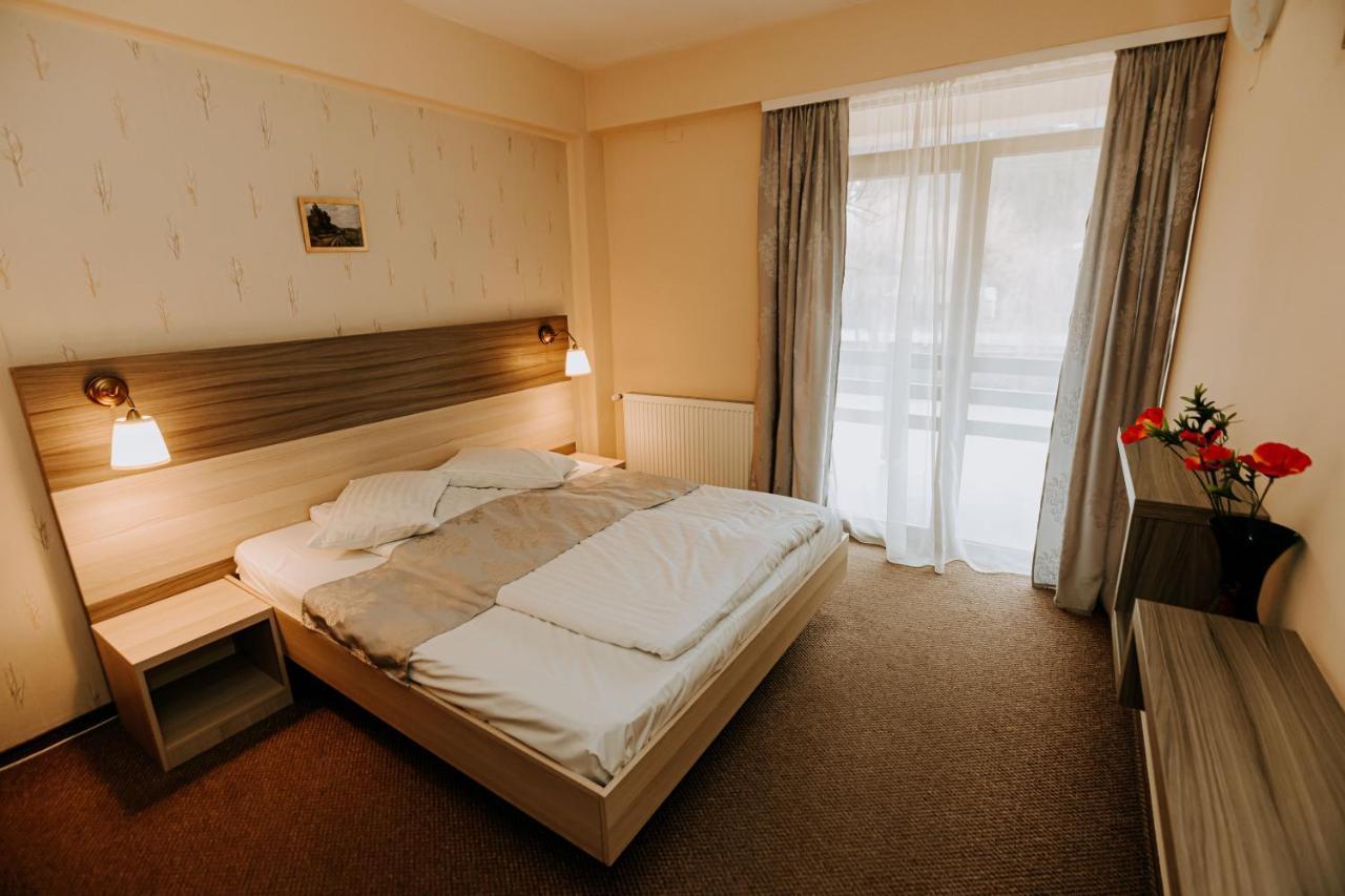 Guest House Lacul Linistit Моняса Екстер'єр фото