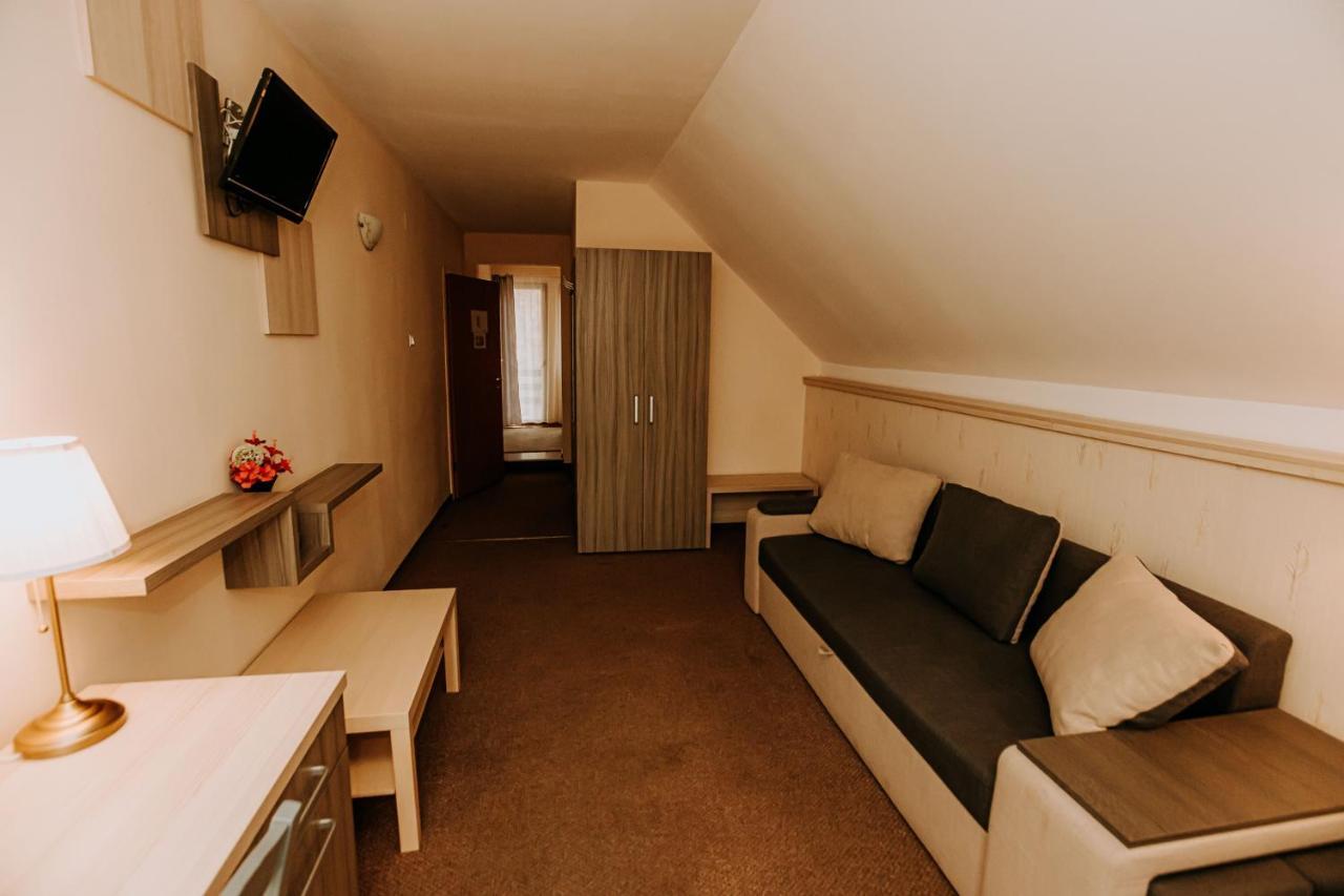 Guest House Lacul Linistit Моняса Екстер'єр фото