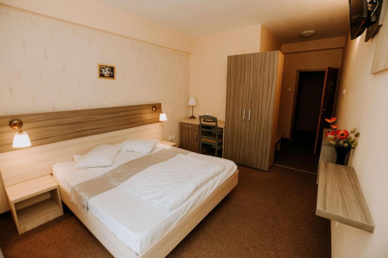 Guest House Lacul Linistit Моняса Екстер'єр фото