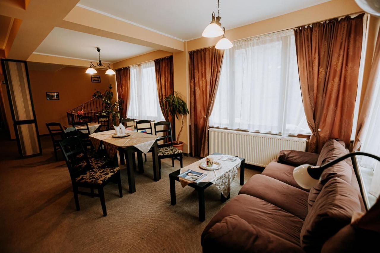 Guest House Lacul Linistit Моняса Екстер'єр фото